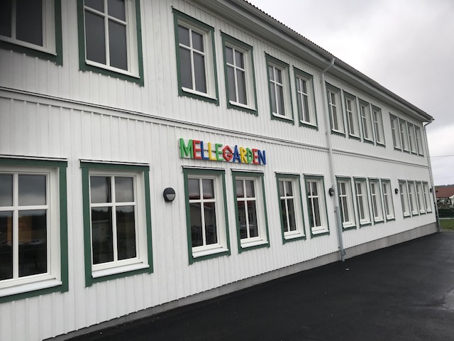 Den nya skolbyggnaden på Mellegården