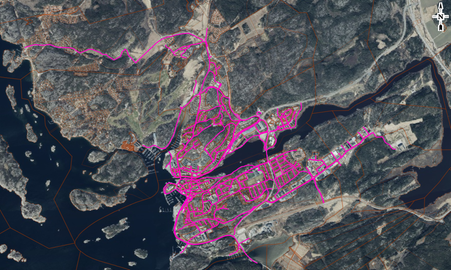 Kartbild över vägar som kommunen snöröjer och halkbekämpar. Klicka för större bild. 